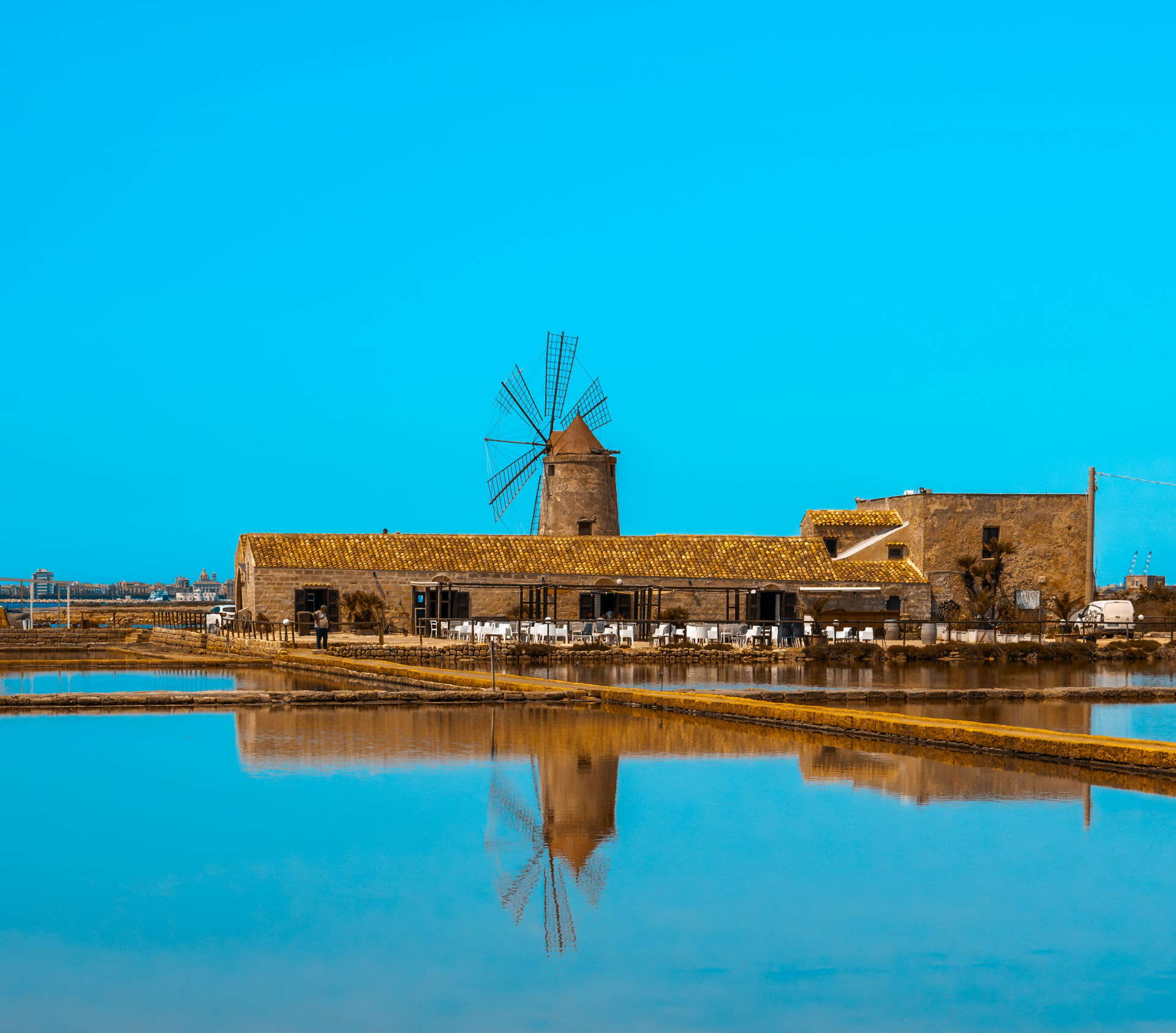 A wedding in Marsala — the salt pans and windmills
